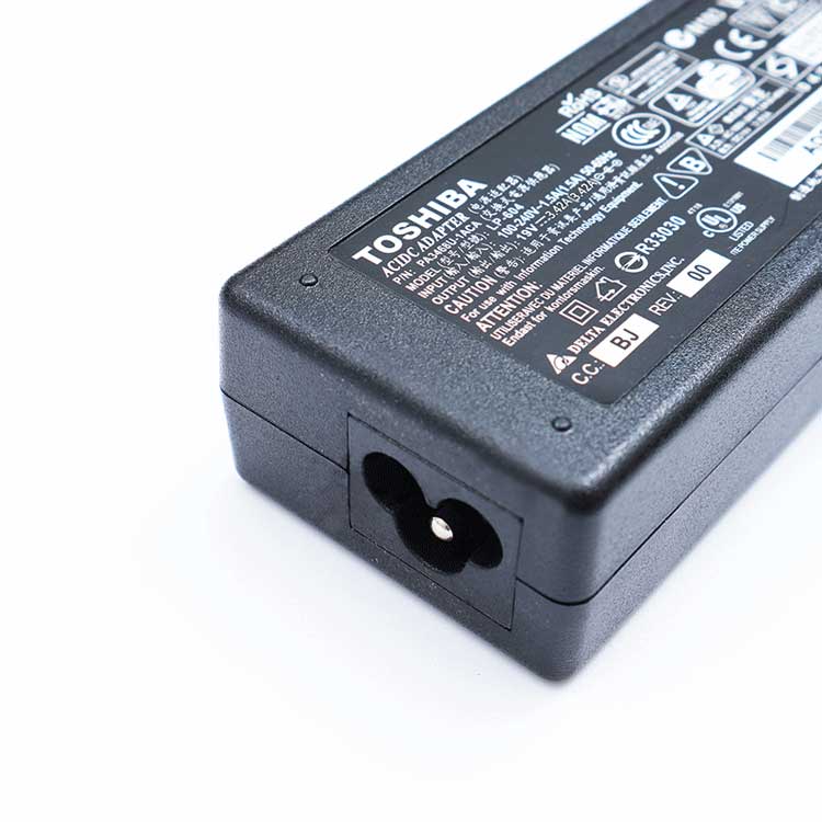TOSHIBA Satellite A355D Chargeur / Alimentation